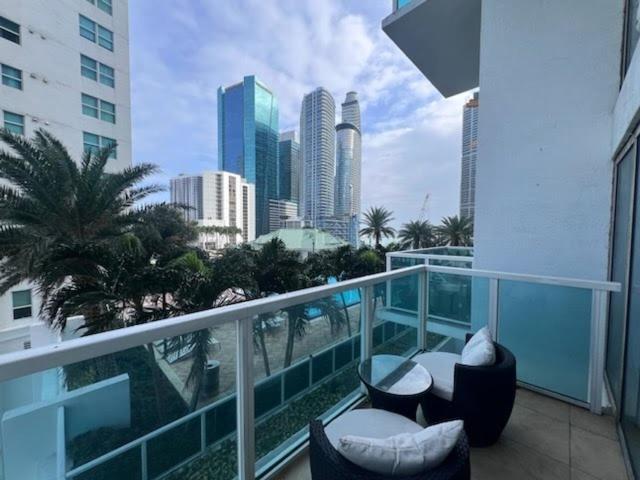 2 Story Loft Downtown Miami Apartment Ngoại thất bức ảnh